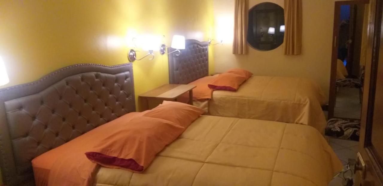 Hospedaje Karol Hotel Ayacucho Ngoại thất bức ảnh