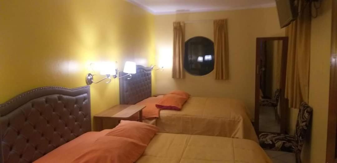 Hospedaje Karol Hotel Ayacucho Ngoại thất bức ảnh