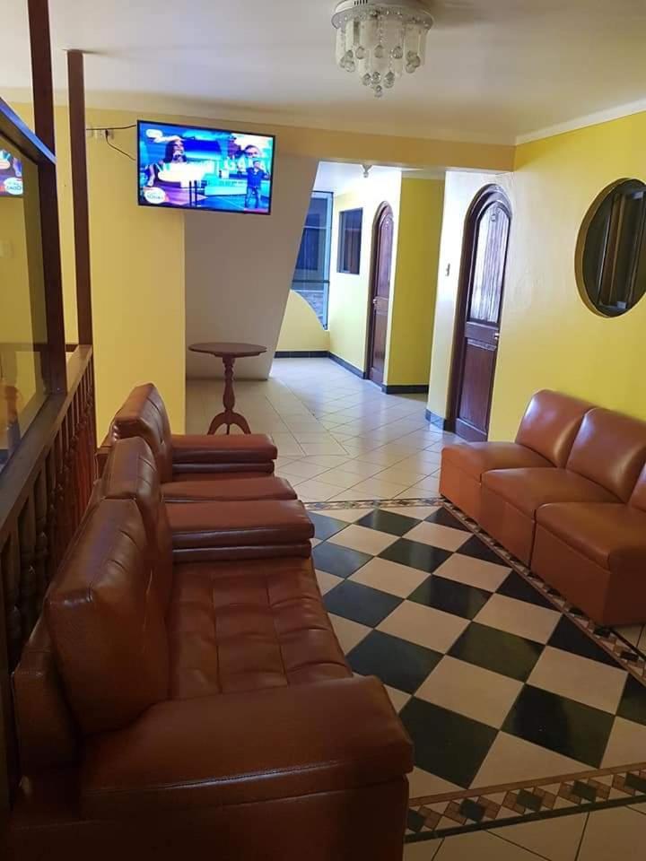 Hospedaje Karol Hotel Ayacucho Ngoại thất bức ảnh