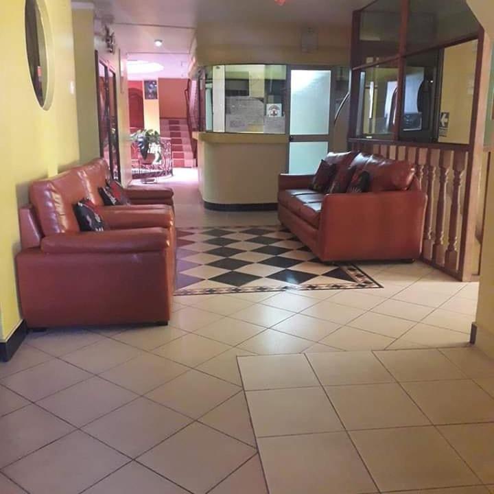 Hospedaje Karol Hotel Ayacucho Ngoại thất bức ảnh