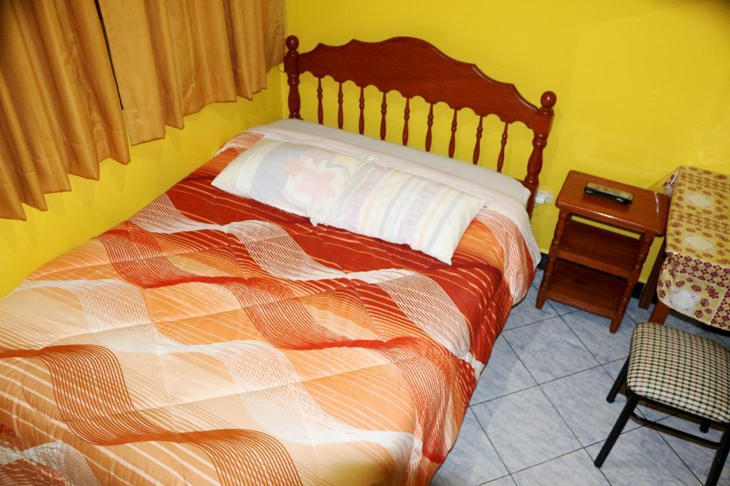 Hospedaje Karol Hotel Ayacucho Ngoại thất bức ảnh