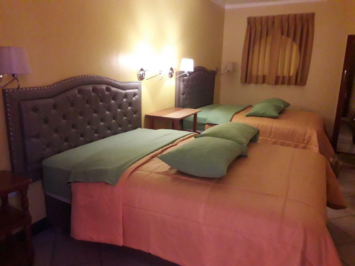 Hospedaje Karol Hotel Ayacucho Ngoại thất bức ảnh